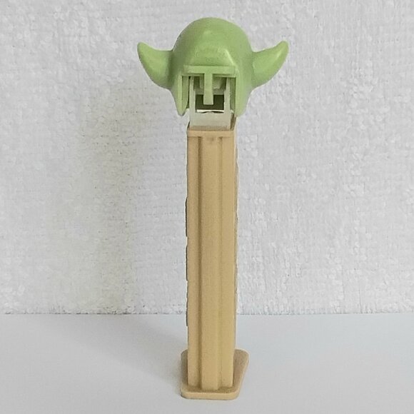 3/$24 NM/M Star Wars Yoda on Tan PEZ Dispenser!! - Picture 3 of 5